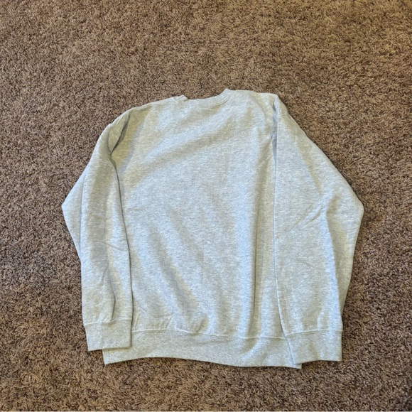 Olive Lynn Crewneck - Picture 5 of 5